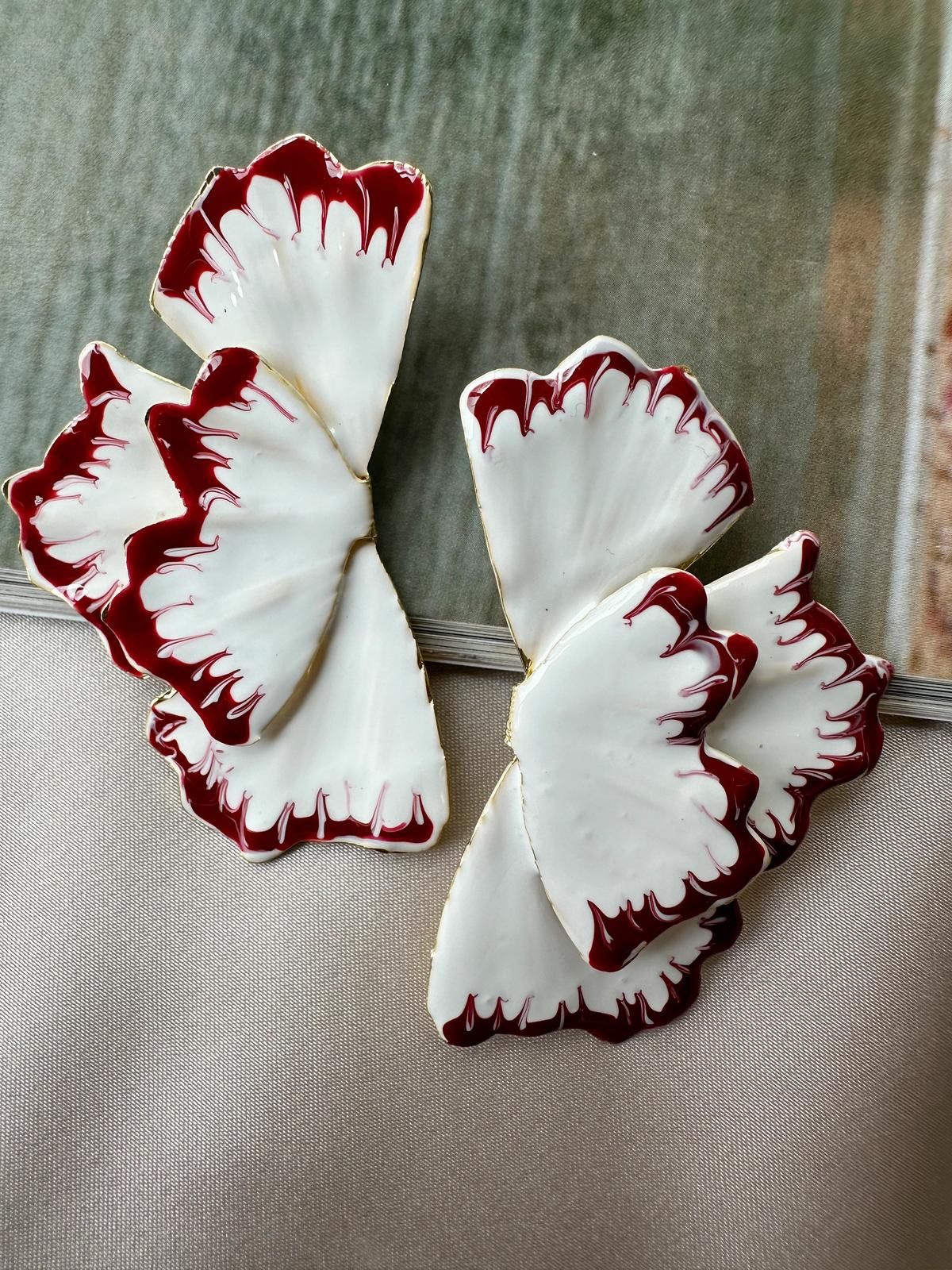 Marka Model Karanfil Küpe(Bordo)