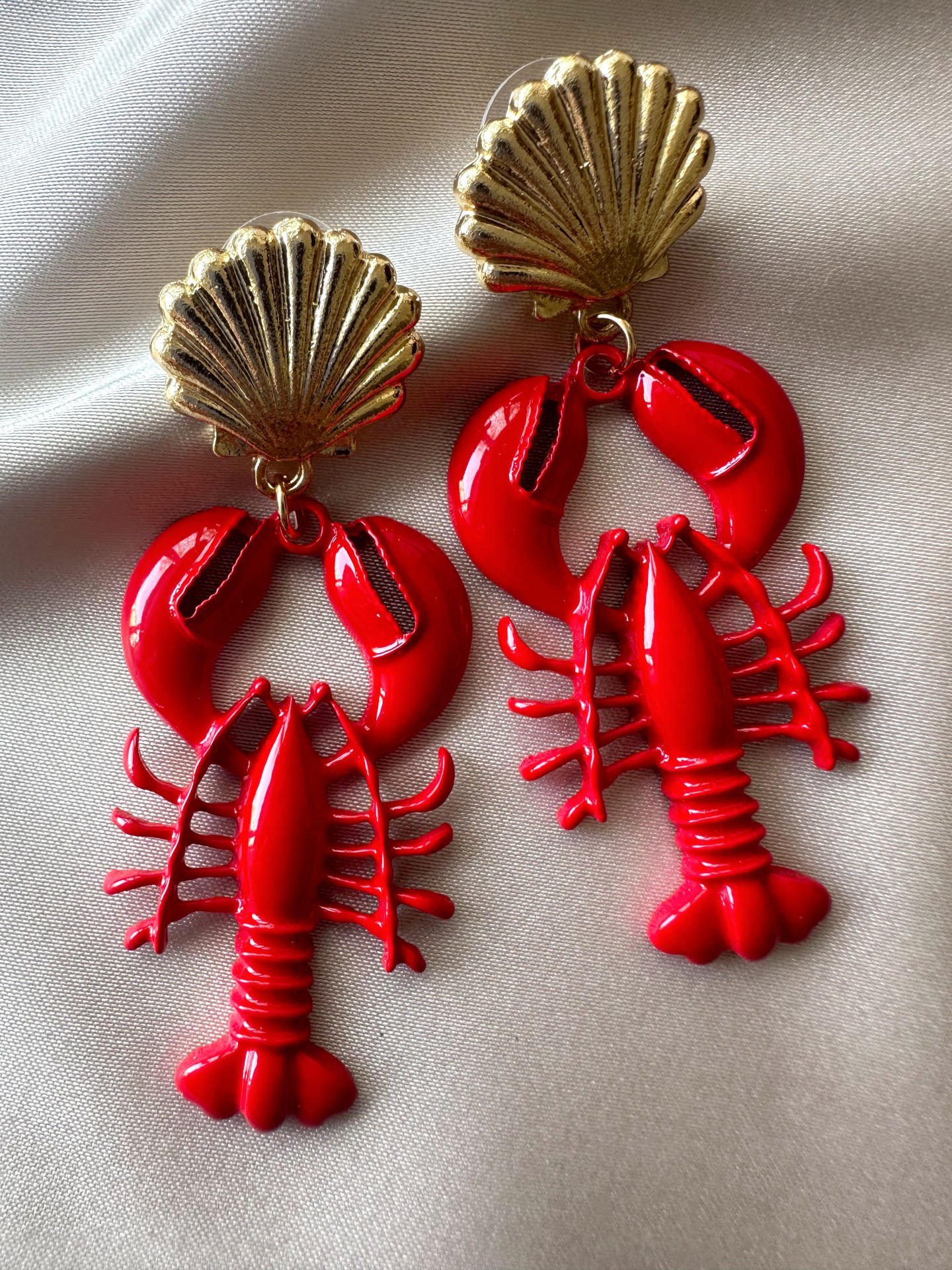 Marka Model Kırmızı Istakoz Küpe