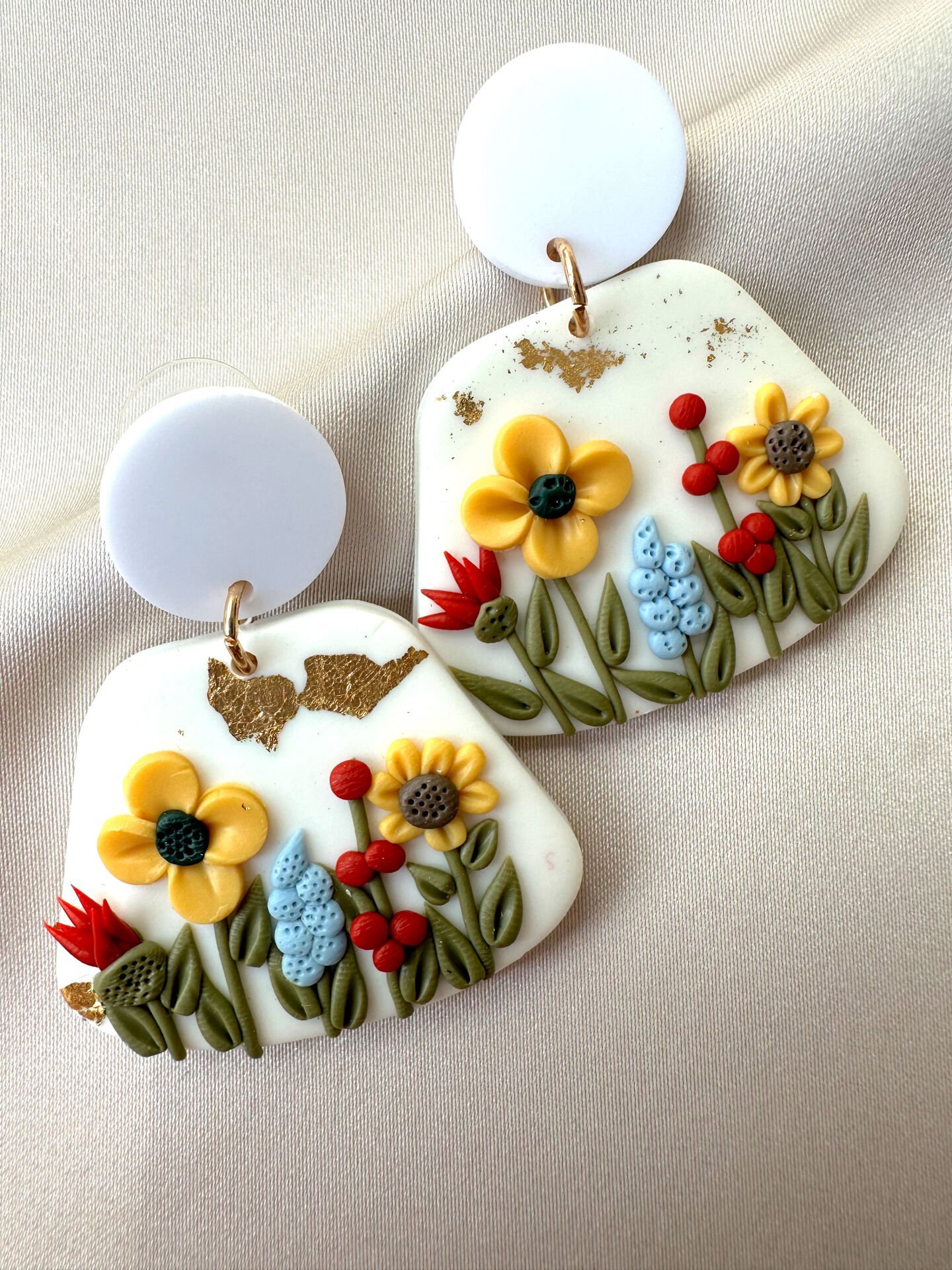 El Yapımı Çiçek Bahçesi Küpe