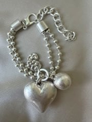 Mat Silver Kalp Topçuklu Bileklik