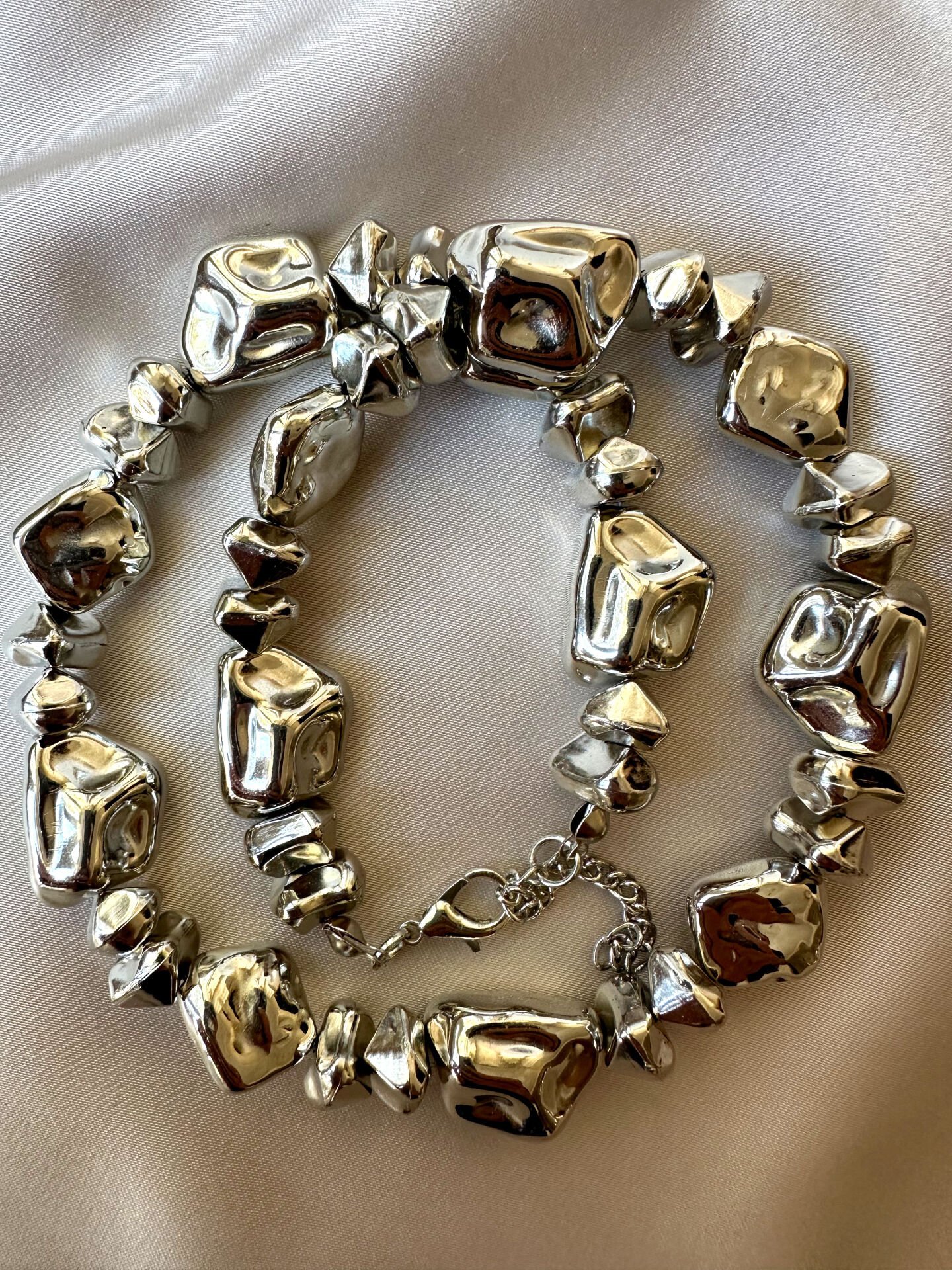 Silver Asimetrik Detay Vintage Kolye