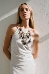 Marka Model Sallantılı ve Boncuklu Kolye