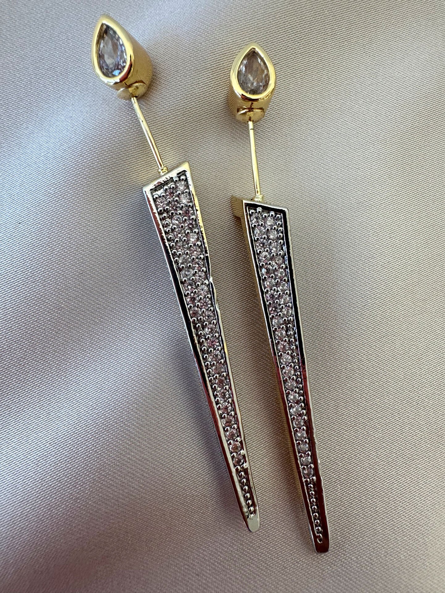 14 K Altın Kaplama Sivri Uç Küpe