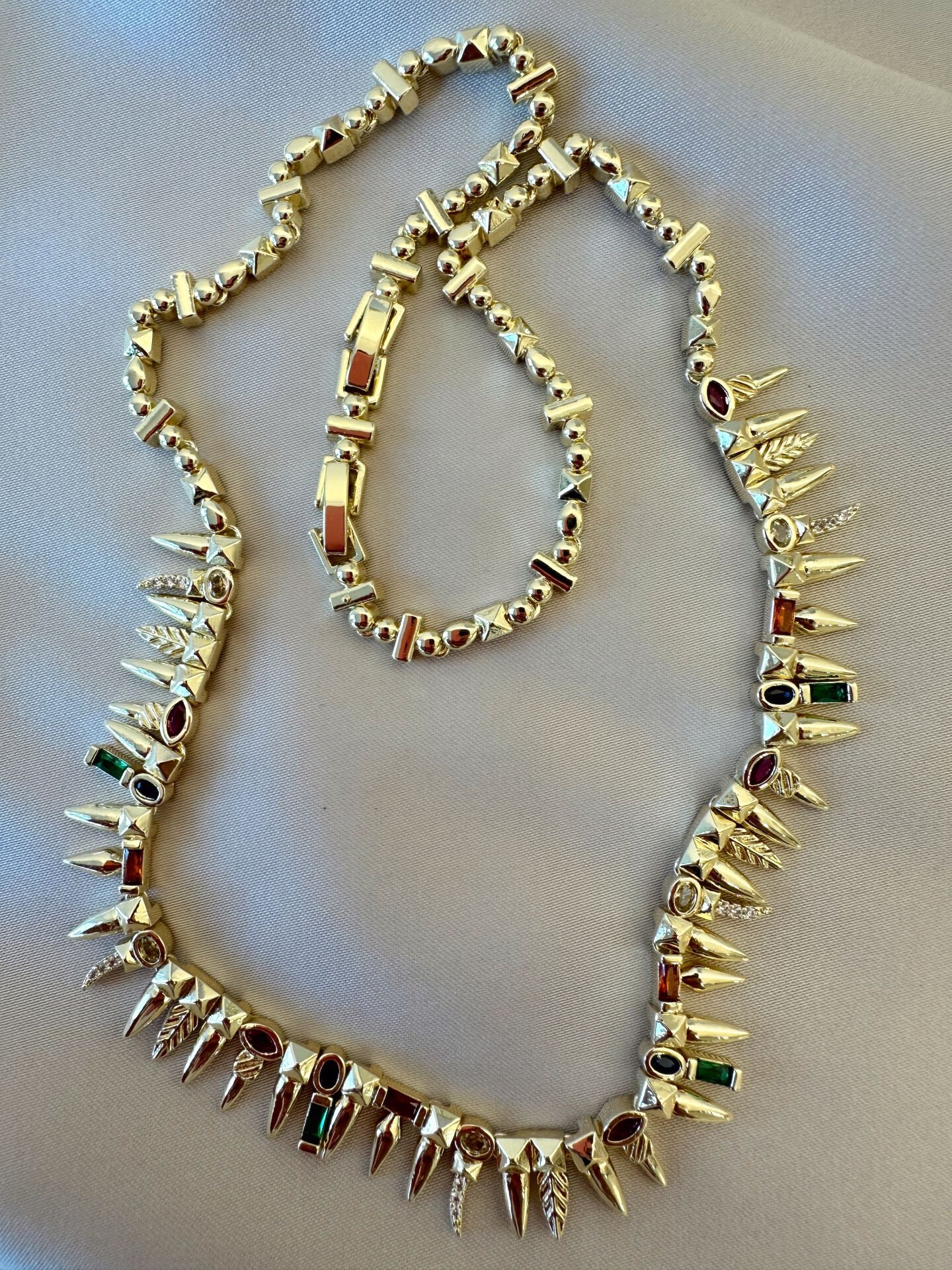 Özel Seri Renkli Taşlı Çivi Kolye