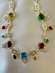 Özel Seri Renkli Taşlı Sallantılı Kolye