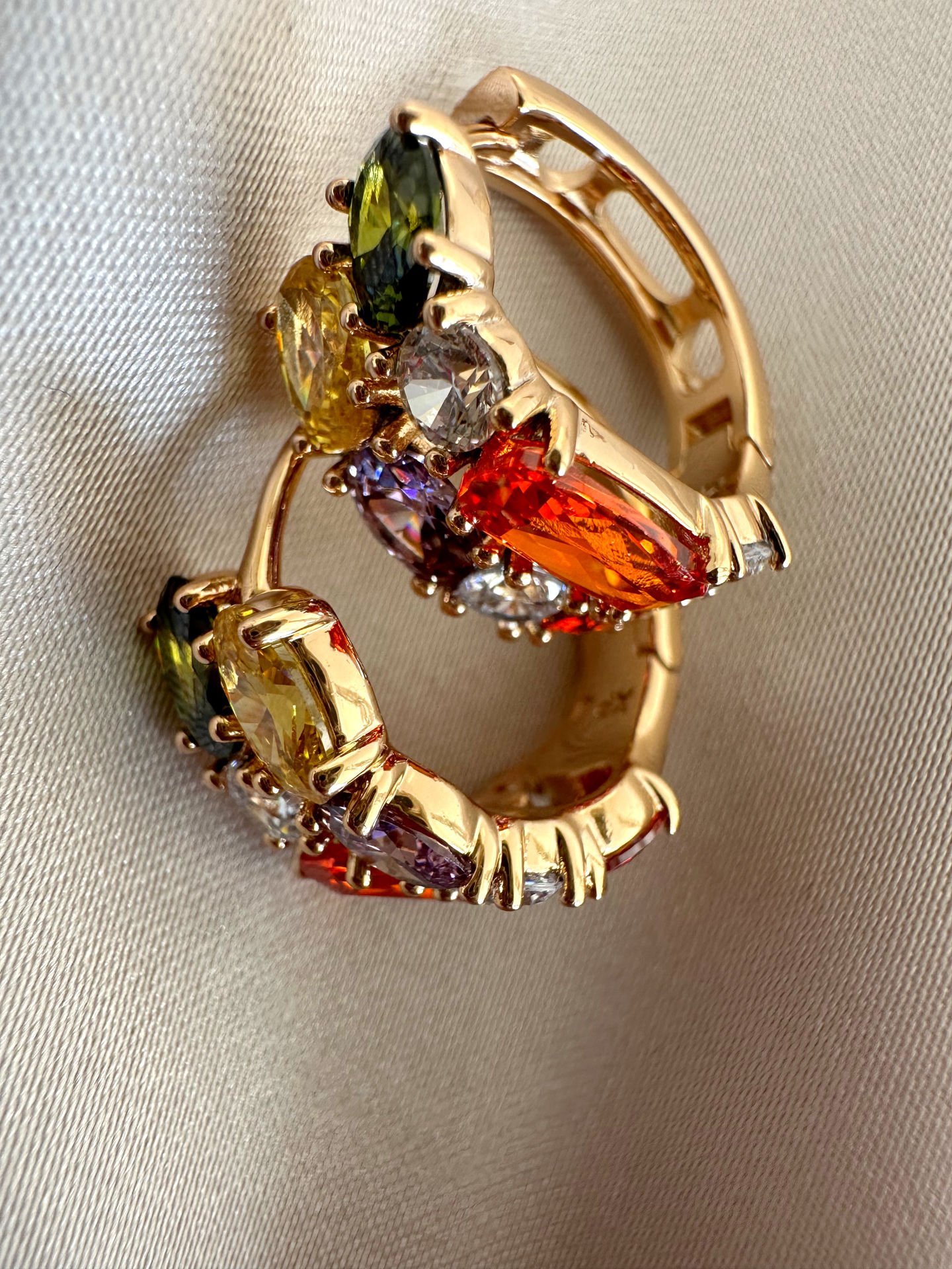 Özel Seri Multi Renkli Küpe