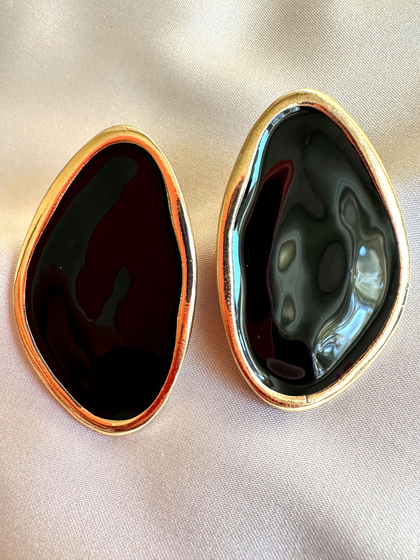 Marka Plaka Küpe(Siyah)