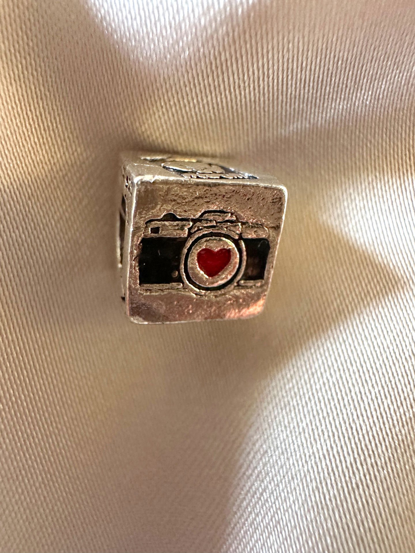 Travel Zar Charm