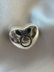Marka Yazılı Kalp Charm