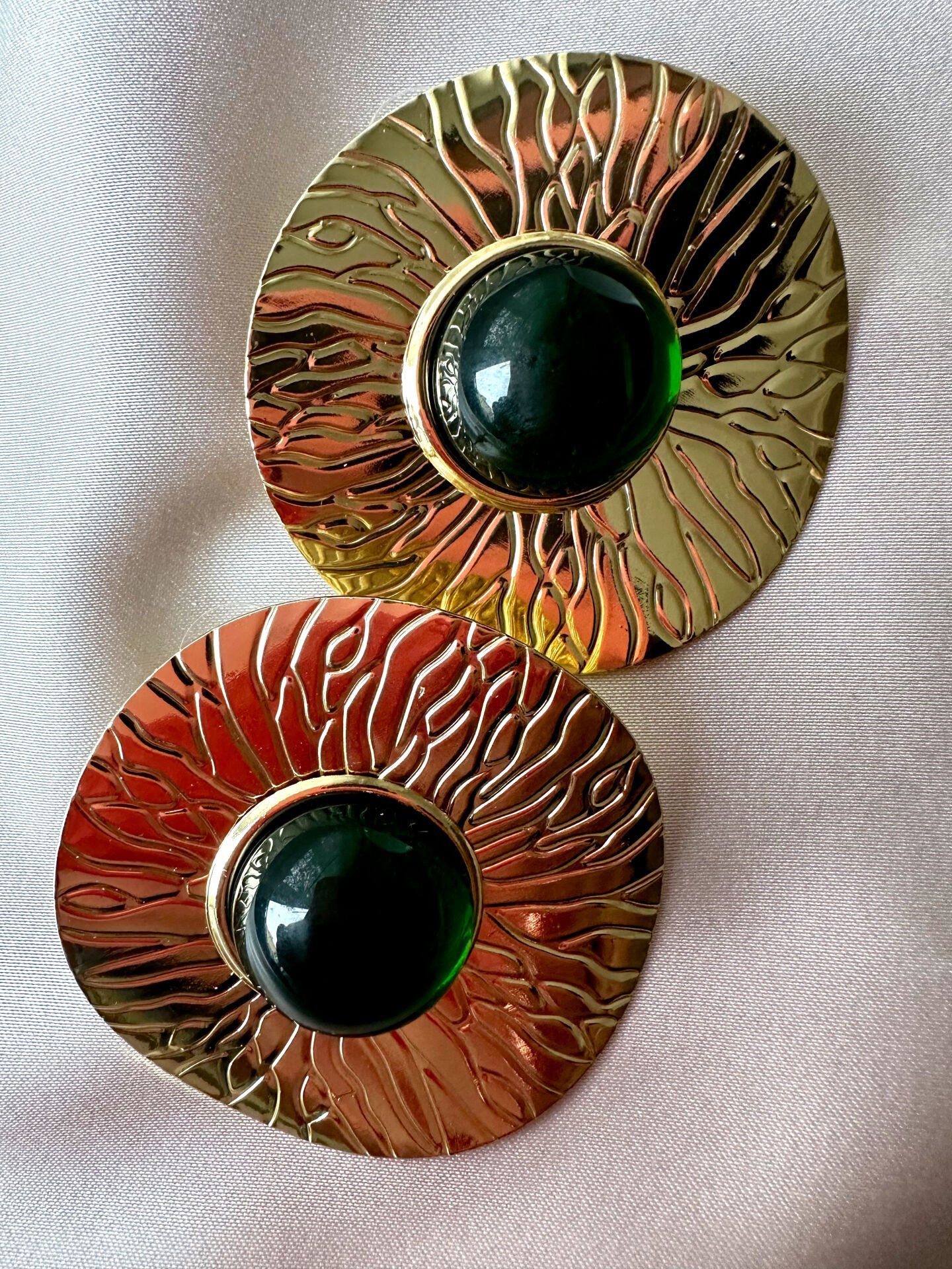 Ezme Plaka Yeşil Taşlı Küpe