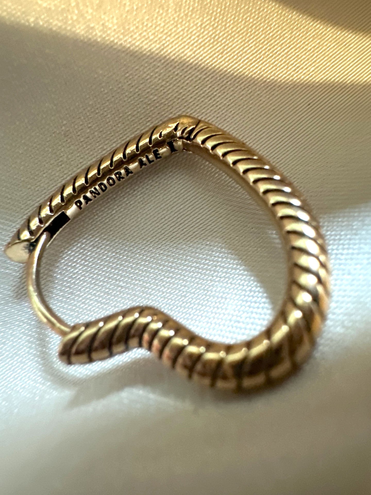 Marka Kalp Küpe-Gold