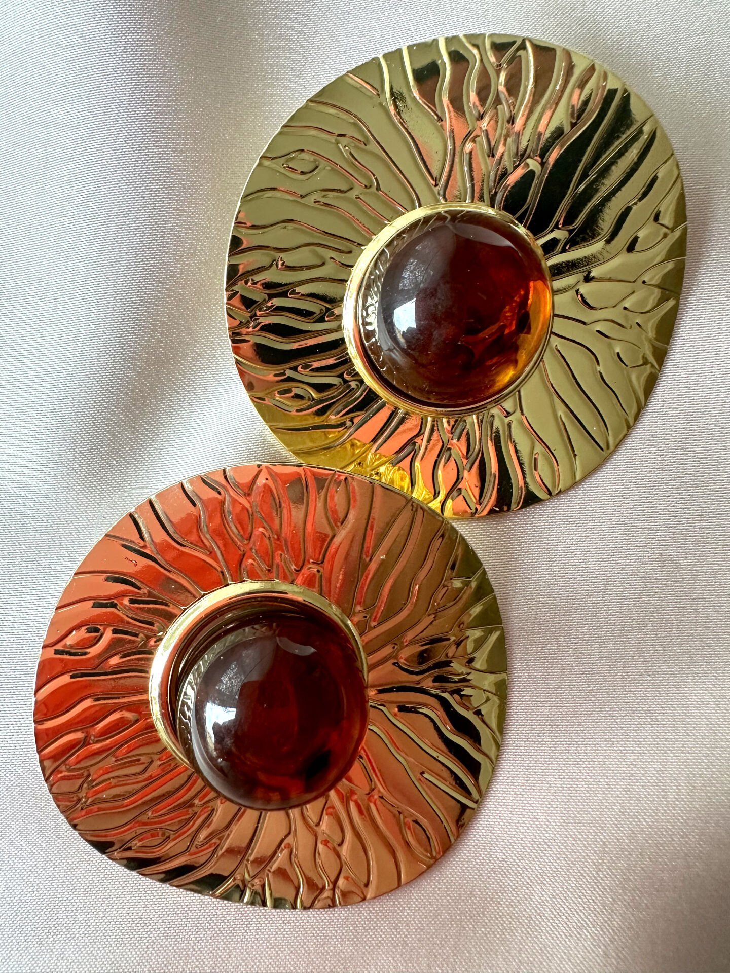 Ezme Plaka Kahverengi Taşlı Küpe