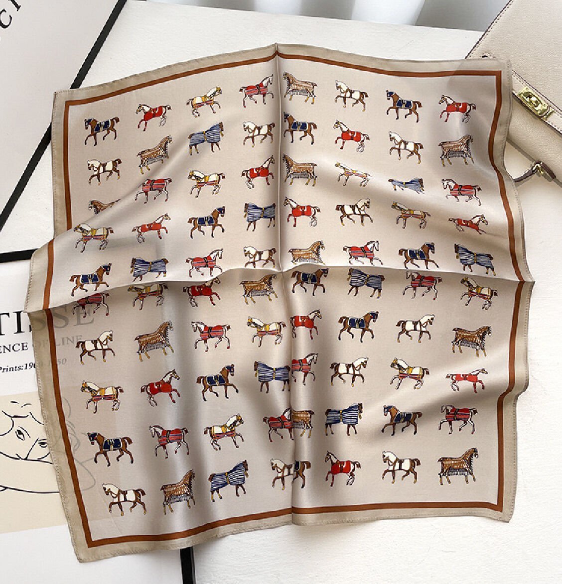 Marka Model Atlı Fular(70x70)