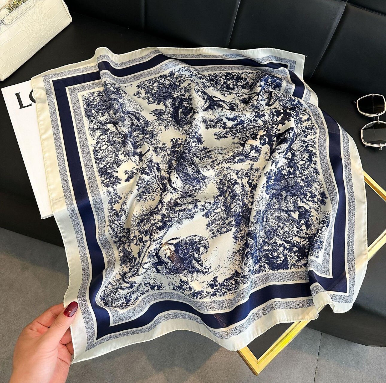 Marka Model Laci Fular(70x70 cm)