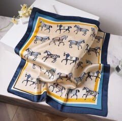 Marka Model Atlı Fular(70x70 cm)