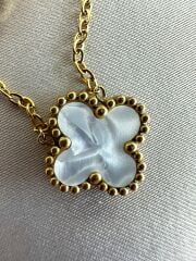 Çelik Tek Yonca Kolye