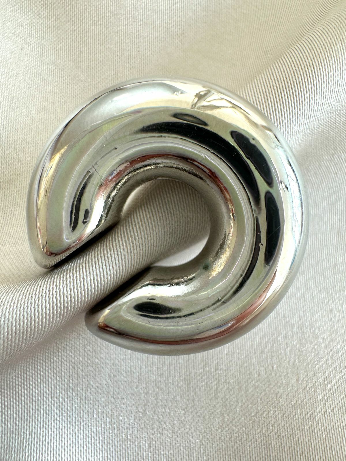 Bombeli Silver Kıkırdak Küpe