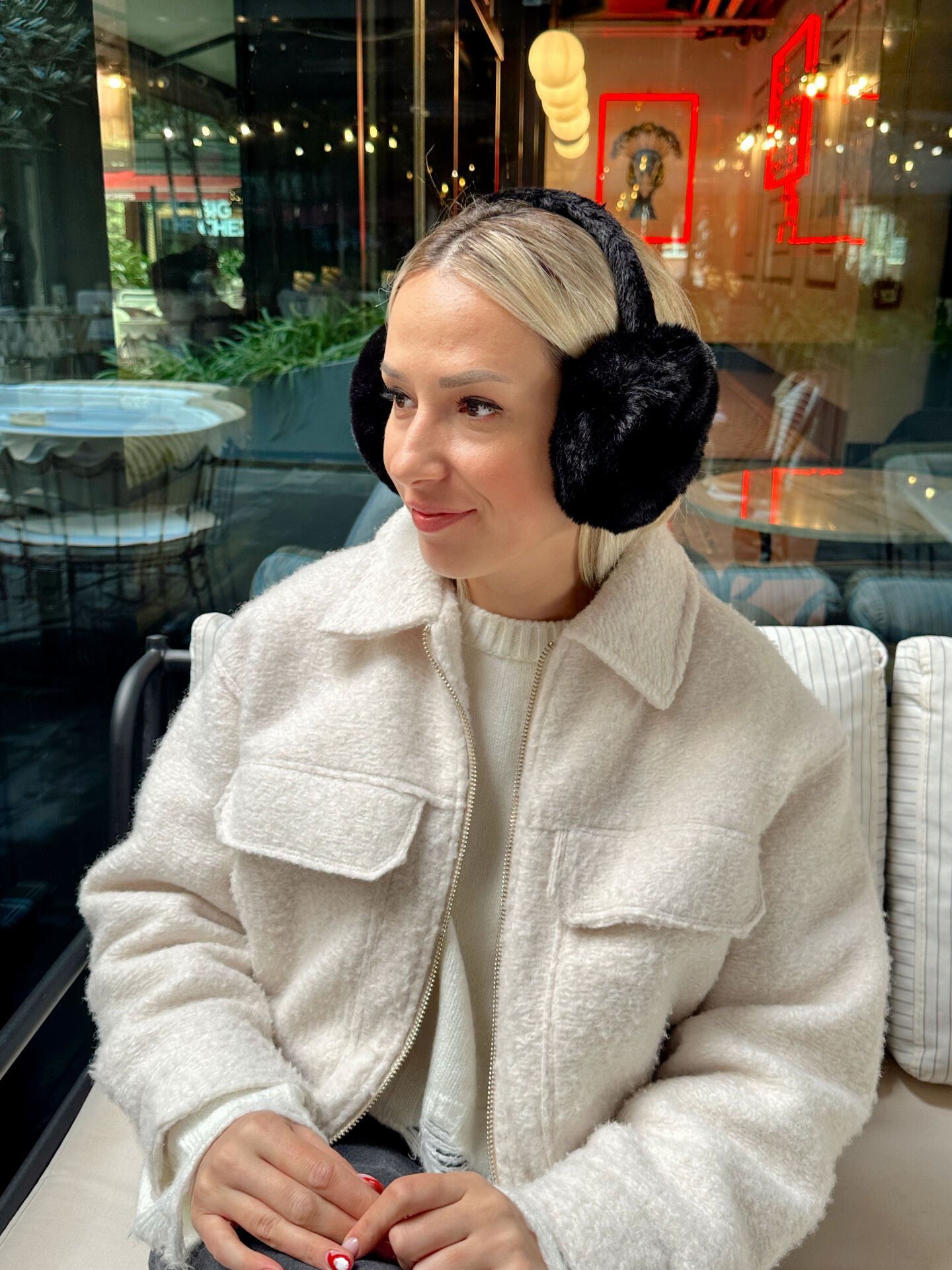 Siyah Peluş Kulaklık(Ön Sipariştir/Salı kargolanacaktır)