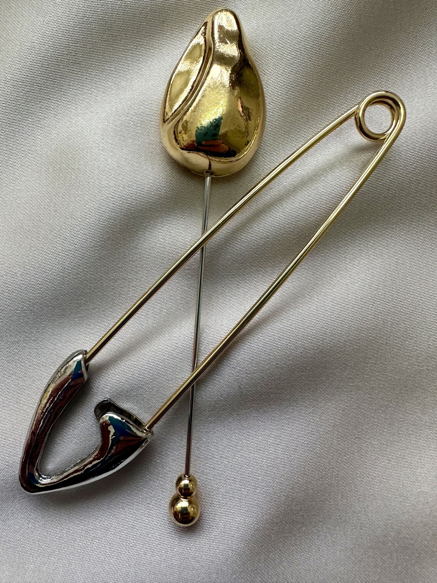 Marka Model Çatal İğneli Broş Seti