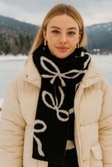 Çift Taraflı Fiyonklu Atkı(Siyah/Ekru)