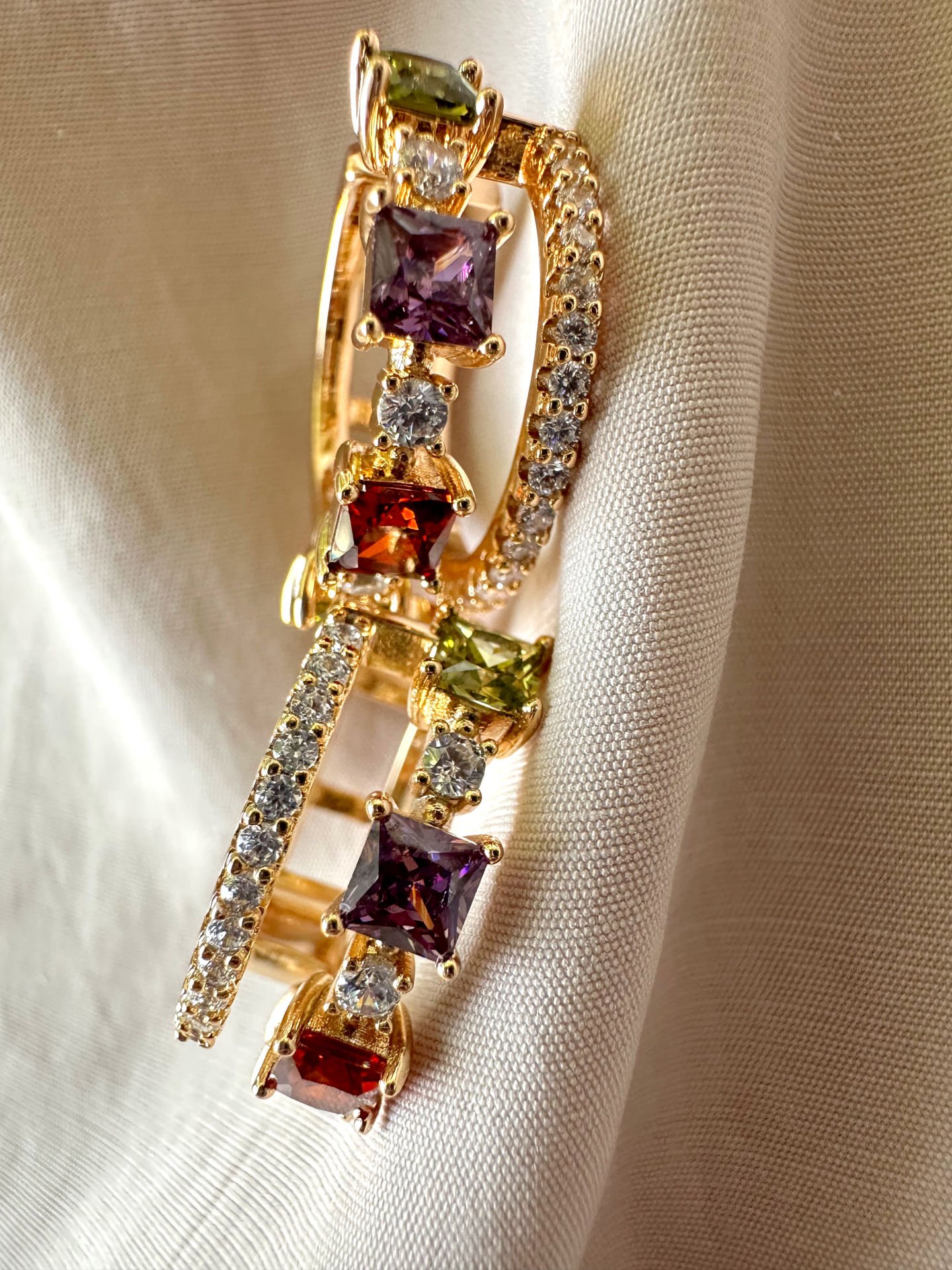 Özel Seri Çift Sıralı Halka Küpe(Renkli Taşlı)