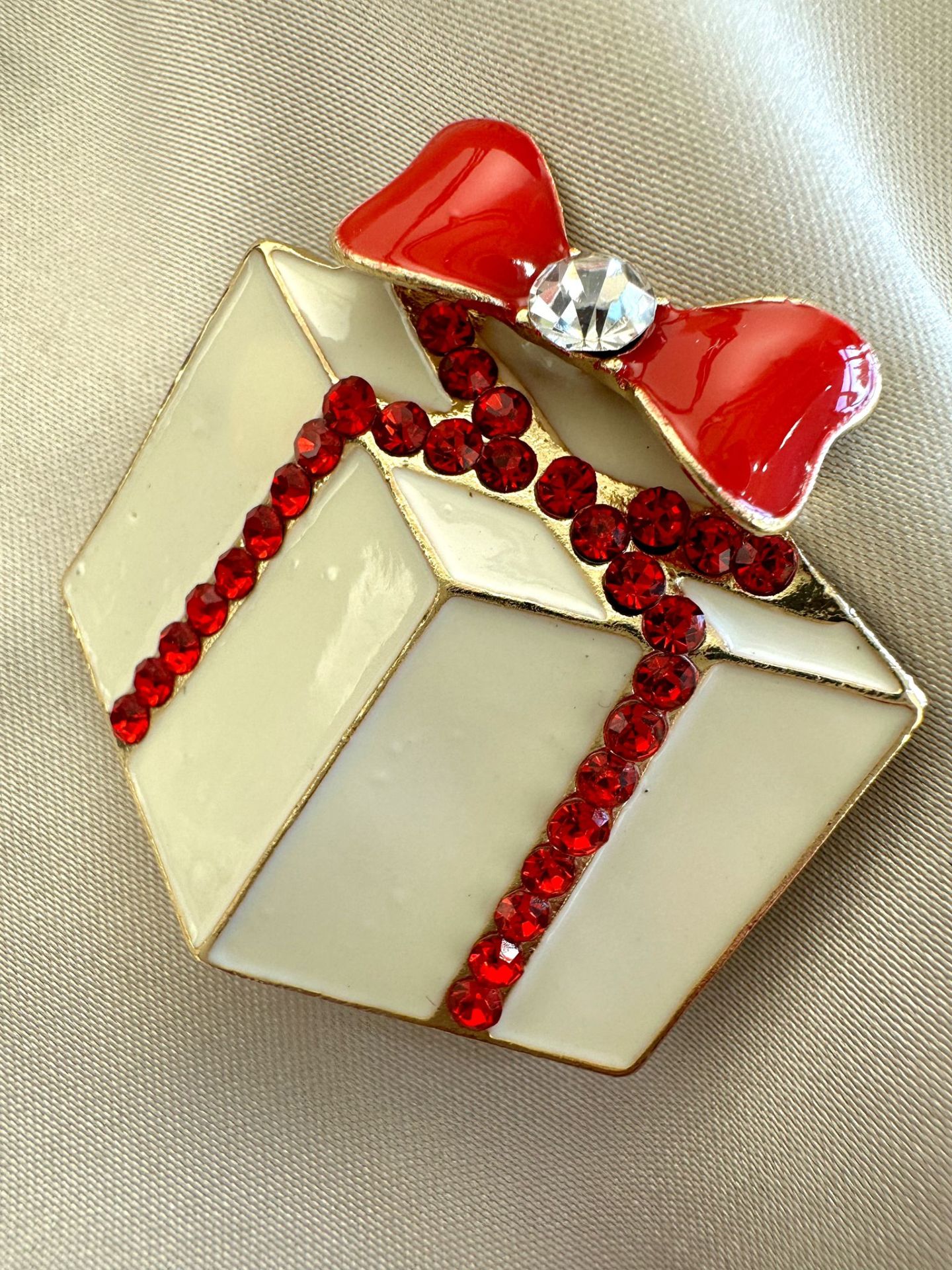 Yeni Yıl Hediye Paketi Broş