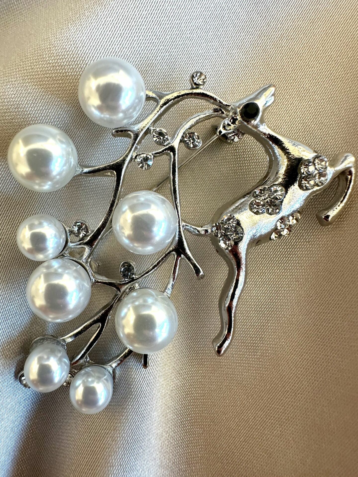 Yeni Yıl İncili Geyik Broş