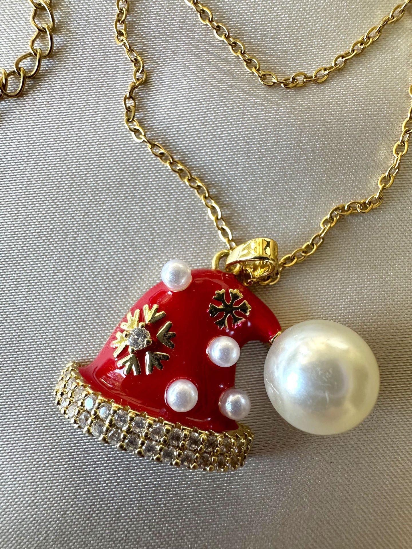 Çelik Yeni Yıl İncili Şapka Kolye