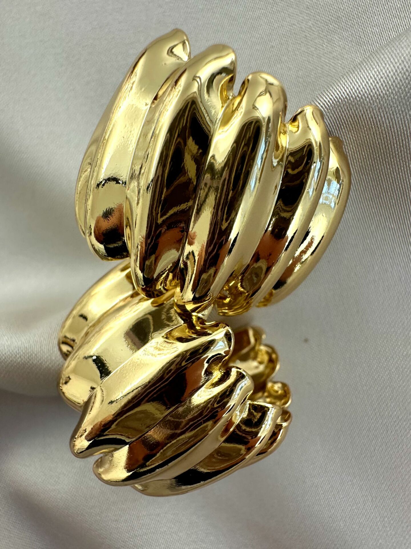 Marka Model Tırtıklı Küpe(Gold)