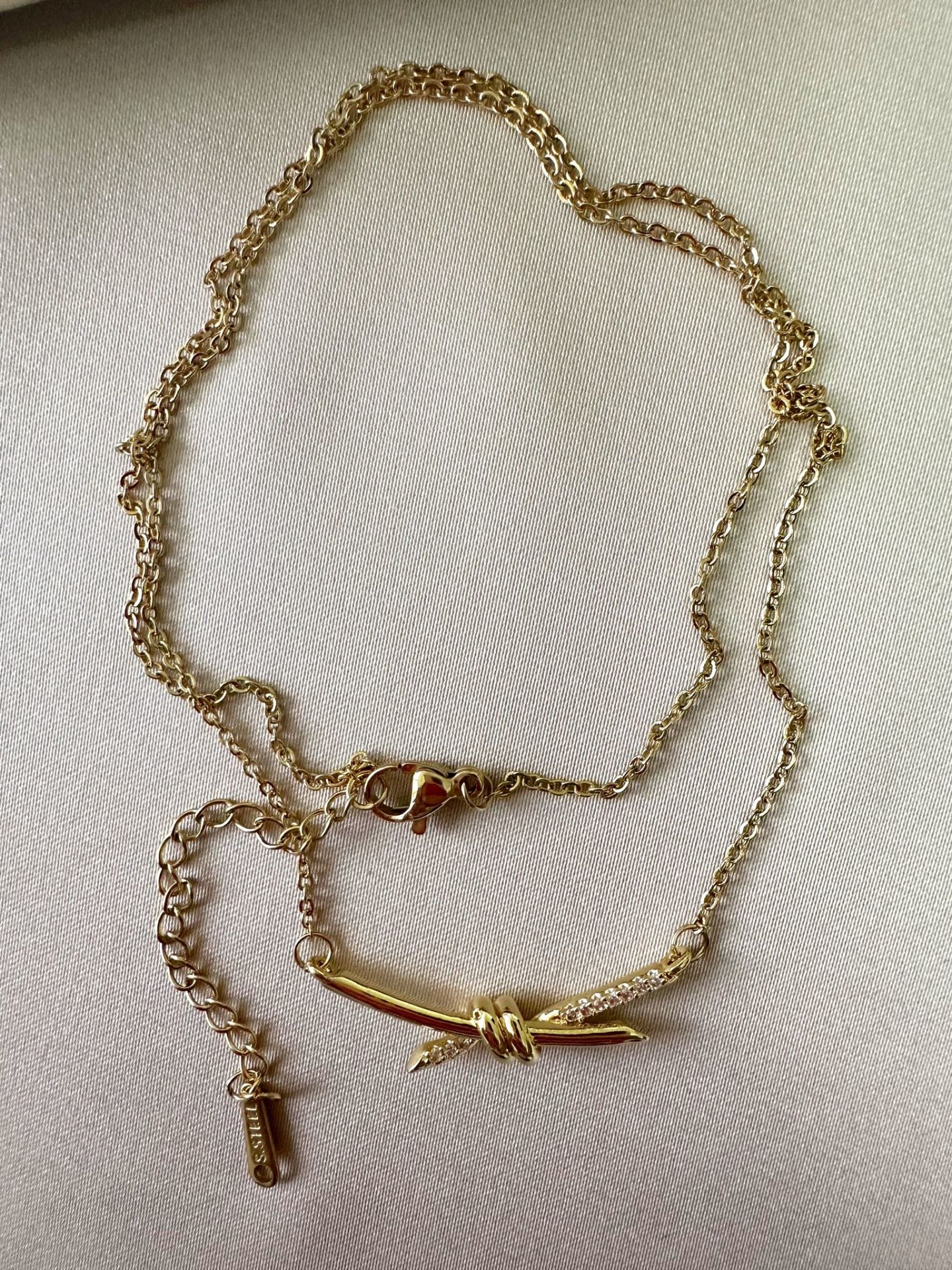 Çelik Marka Model Düğüm Kolye