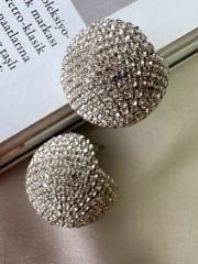 Beyaz Taşlı Kesik Top Küpe