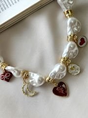 Marka Model Barok İncili Love Kolye