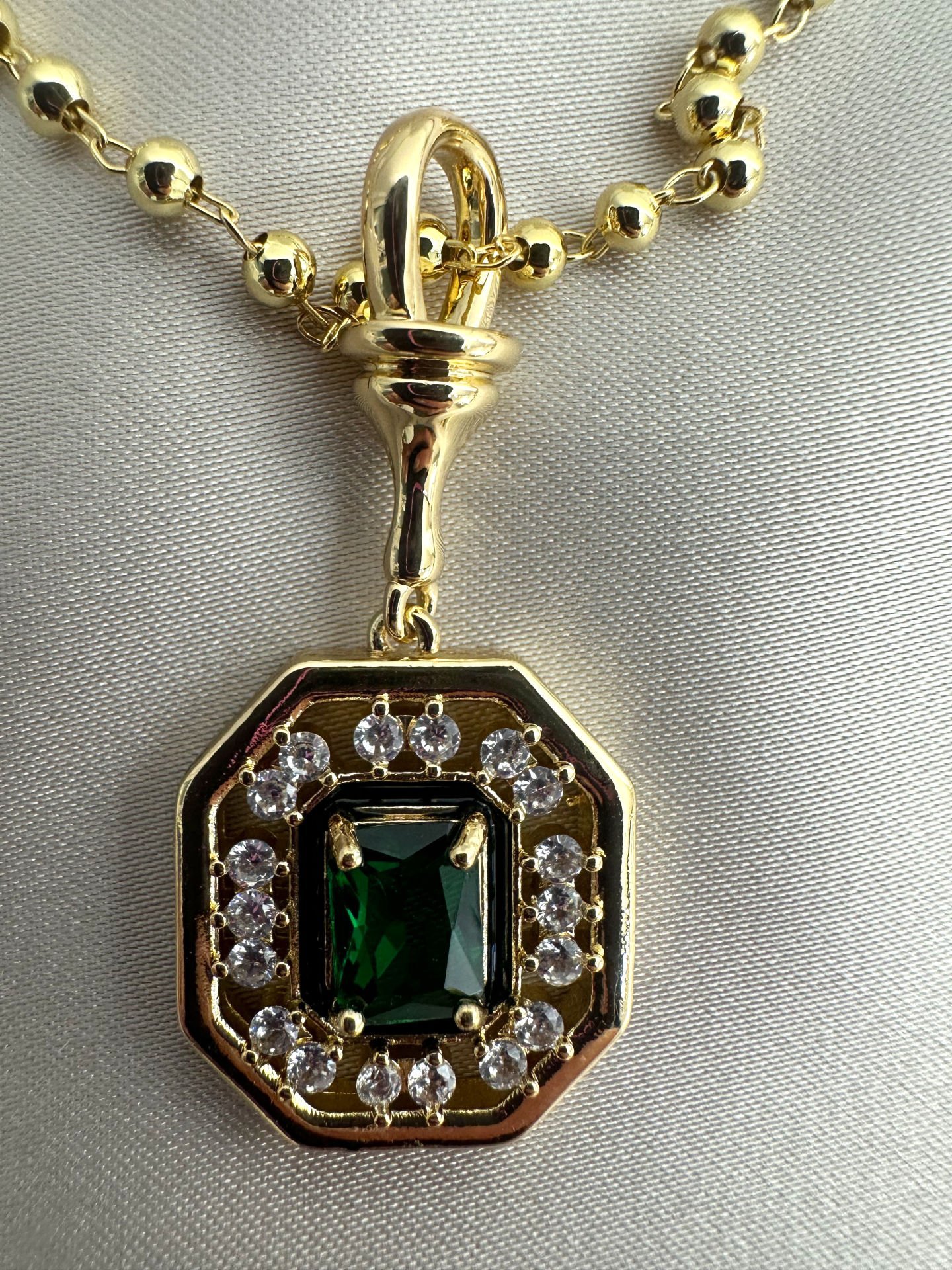 14K Altın Kaplama Yeşil Baget Taşlı Serenay Kolye